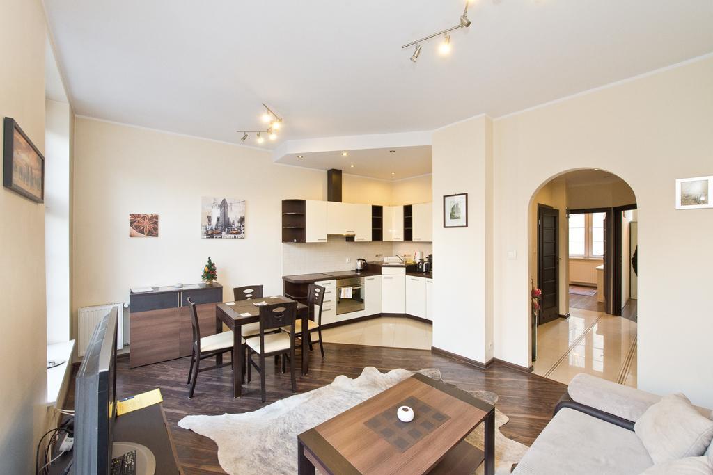 Gdanskie Apartamenty - Apartamenty - Dluga Z Widokiem Na Ratusz I Nad Motlawa Chambre photo